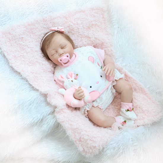 Bambola Reborn addormentata in morbido vinile siliconico realistica da 22 pollici 55 cm con corpo ponderato fatto a mano, occhi chiusi, set regalo rosa per bambini dai 3 anni in su Prime